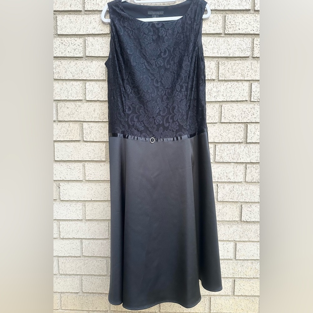 APOSTROPHE MIDI COCKTAIL DRESS